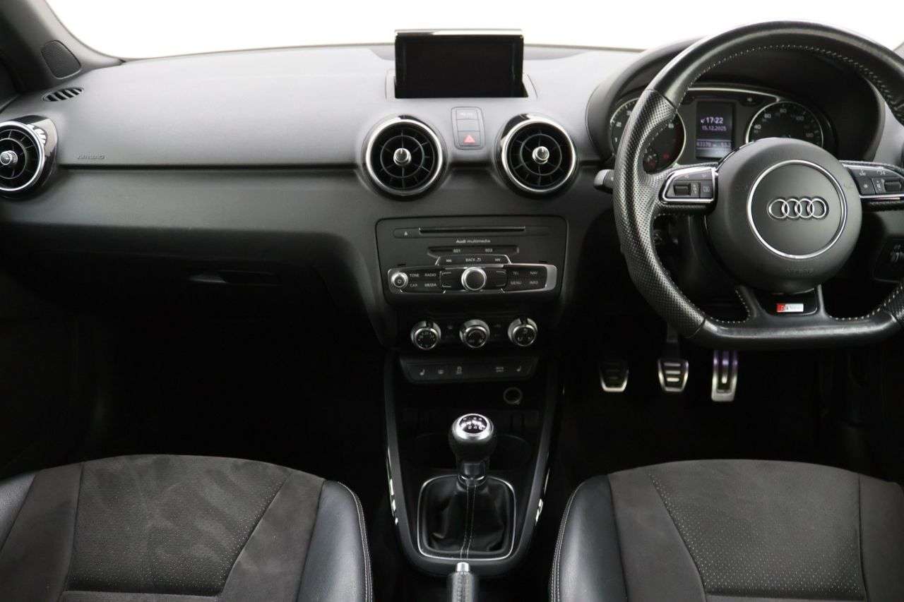 2017 AUDI A1 2017 AUDI A1