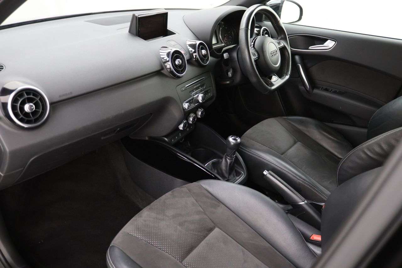 2017 AUDI A1 2017 AUDI A1