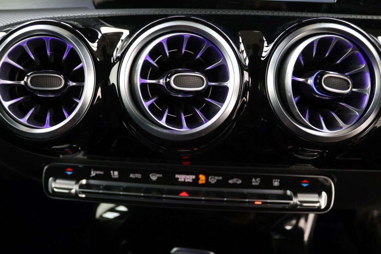 2021 MERCEDES-BENZ A CLASS 2021 MERCEDES-BENZ A CLASS