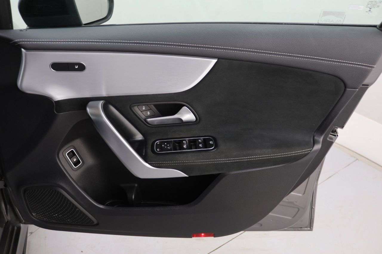 2021 MERCEDES-BENZ A CLASS 2021 MERCEDES-BENZ A CLASS