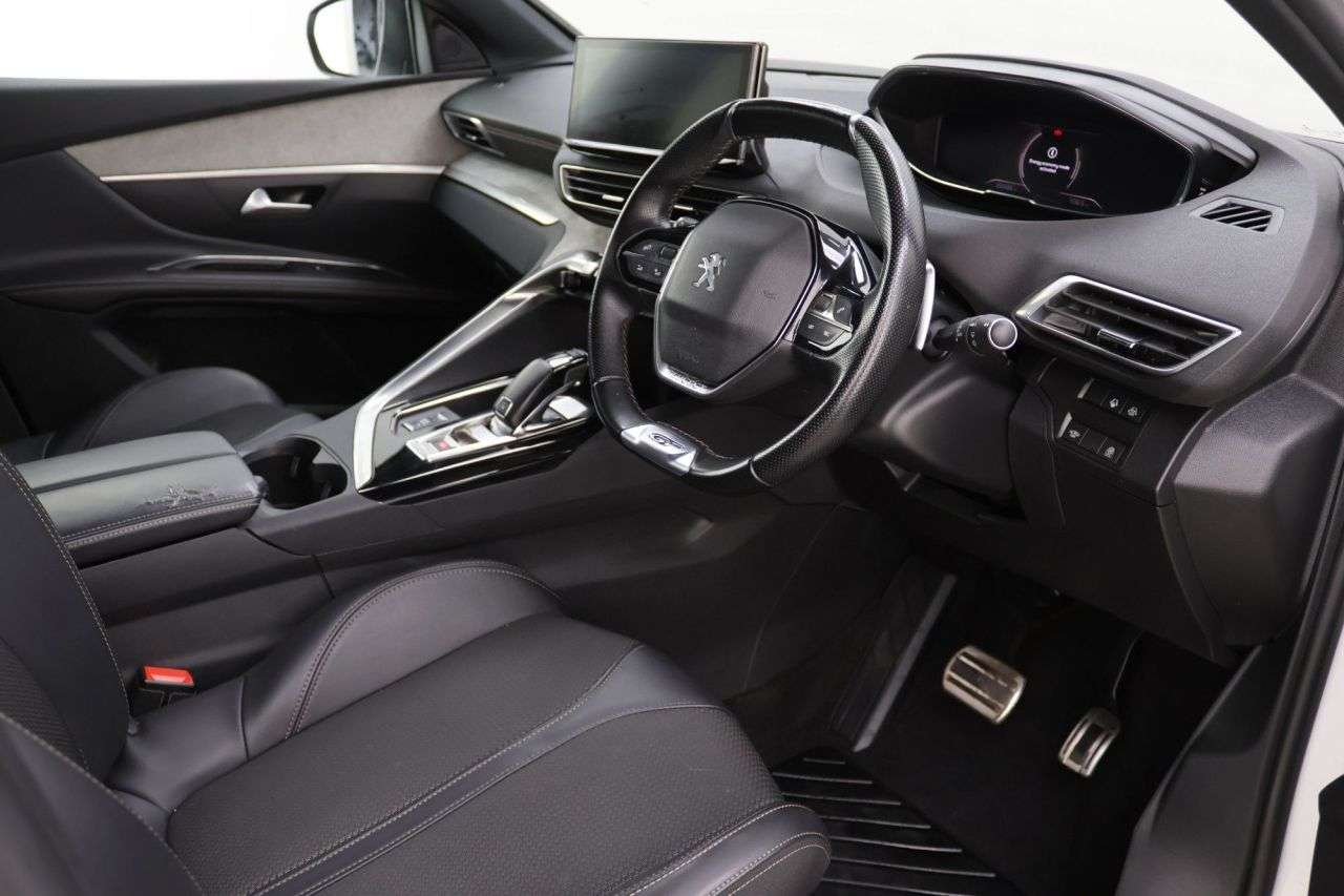 2022 PEUGEOT 5008 2022 PEUGEOT 5008