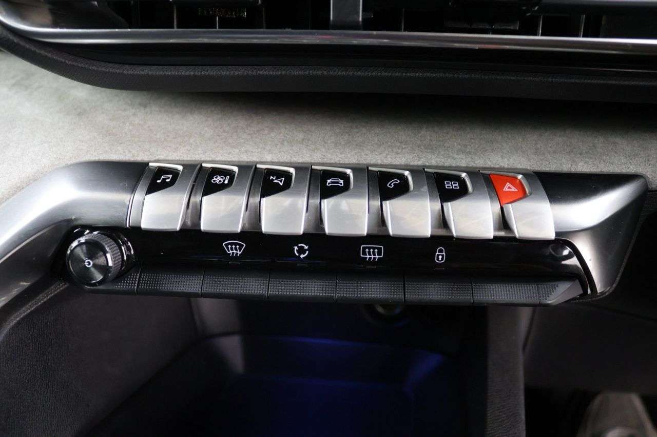 2022 PEUGEOT 5008 2022 PEUGEOT 5008