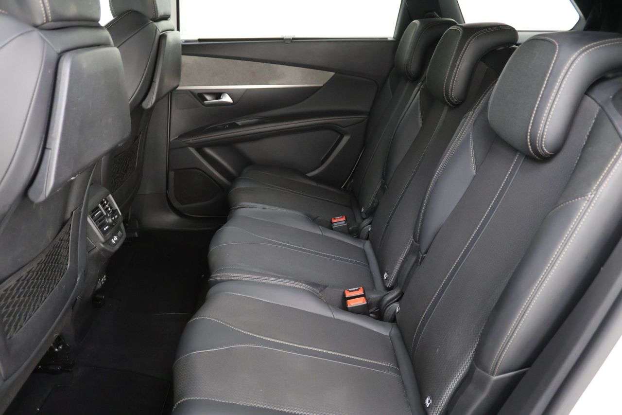 2022 PEUGEOT 5008 2022 PEUGEOT 5008