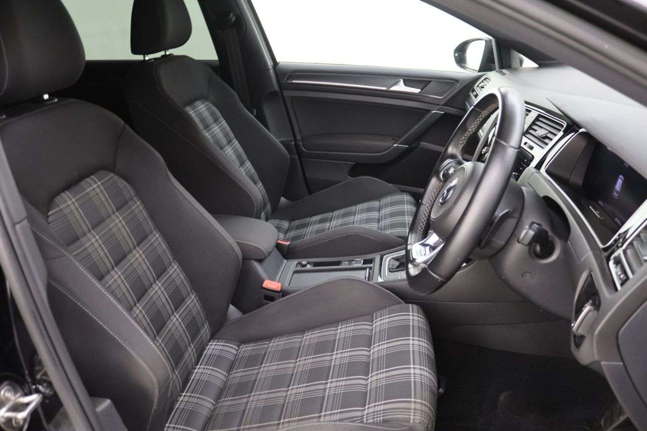 2018 VOLKSWAGEN GOLF 2018 VOLKSWAGEN GOLF