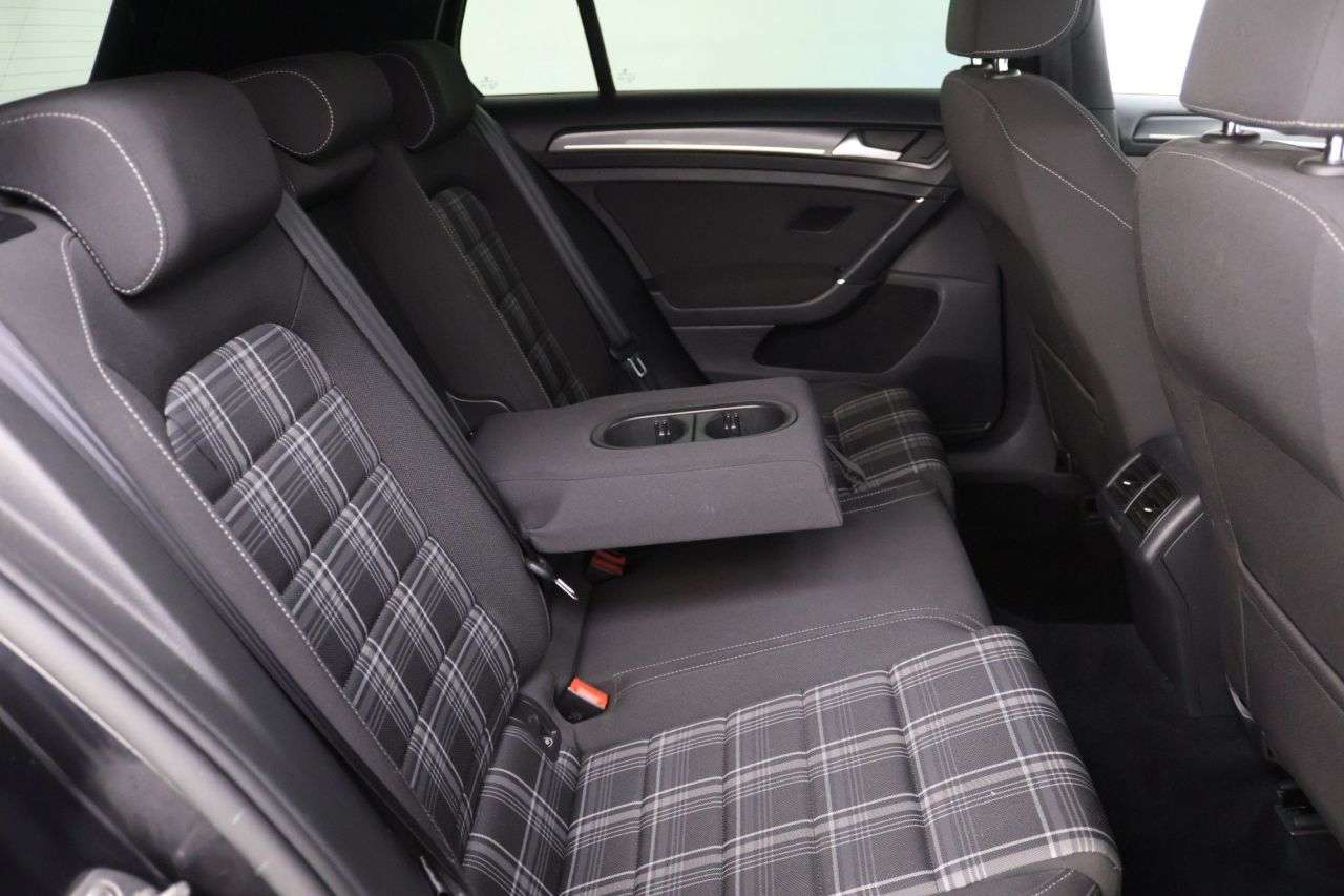 2018 VOLKSWAGEN GOLF 2018 VOLKSWAGEN GOLF