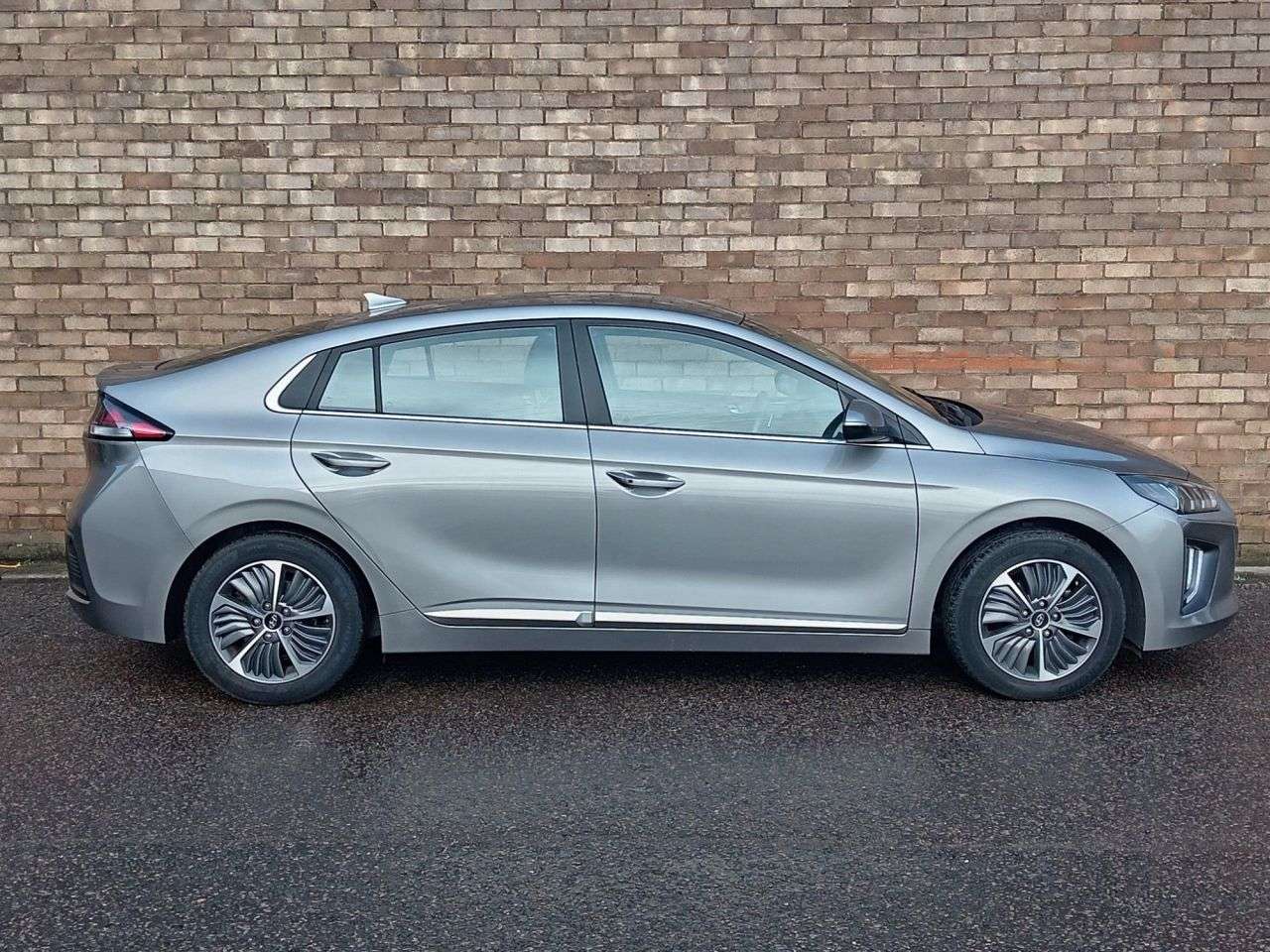 2021 HYUNDAI IONIQ 2021 HYUNDAI IONIQ