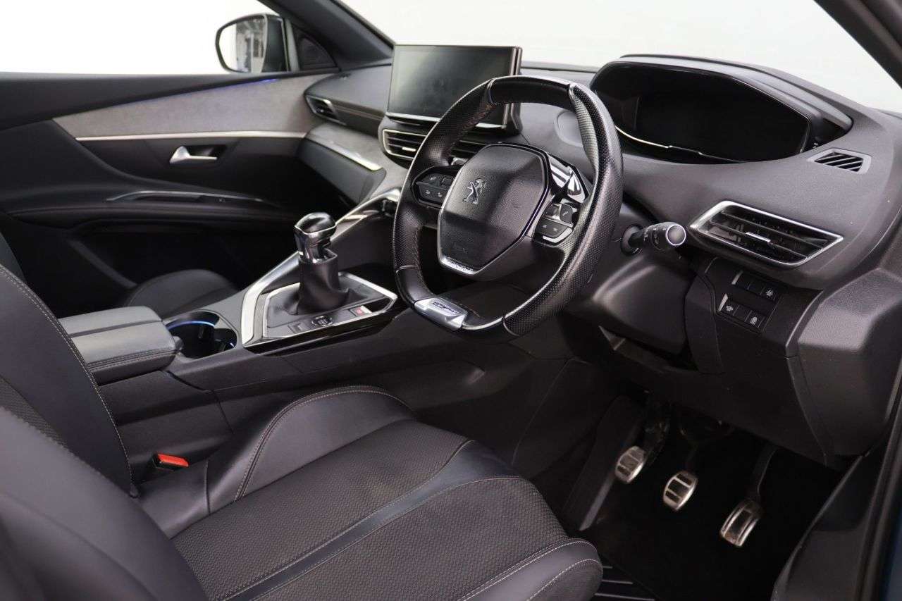 2022 PEUGEOT 5008 2022 PEUGEOT 5008