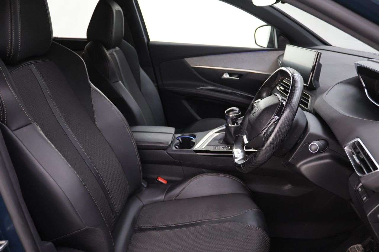 2022 PEUGEOT 5008 2022 PEUGEOT 5008