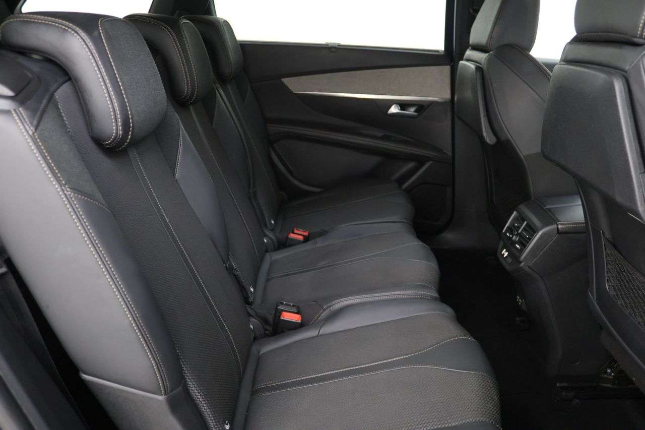 2022 PEUGEOT 5008 2022 PEUGEOT 5008