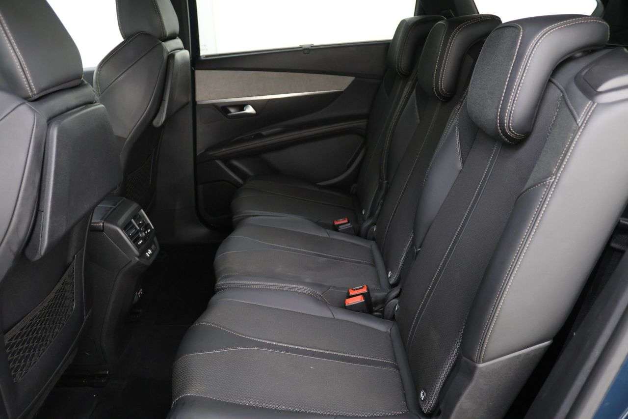 2022 PEUGEOT 5008 2022 PEUGEOT 5008