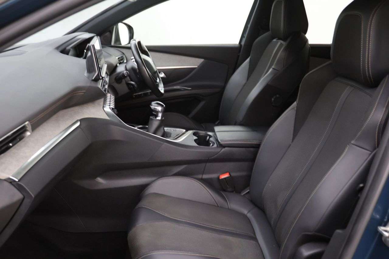 2022 PEUGEOT 5008 2022 PEUGEOT 5008