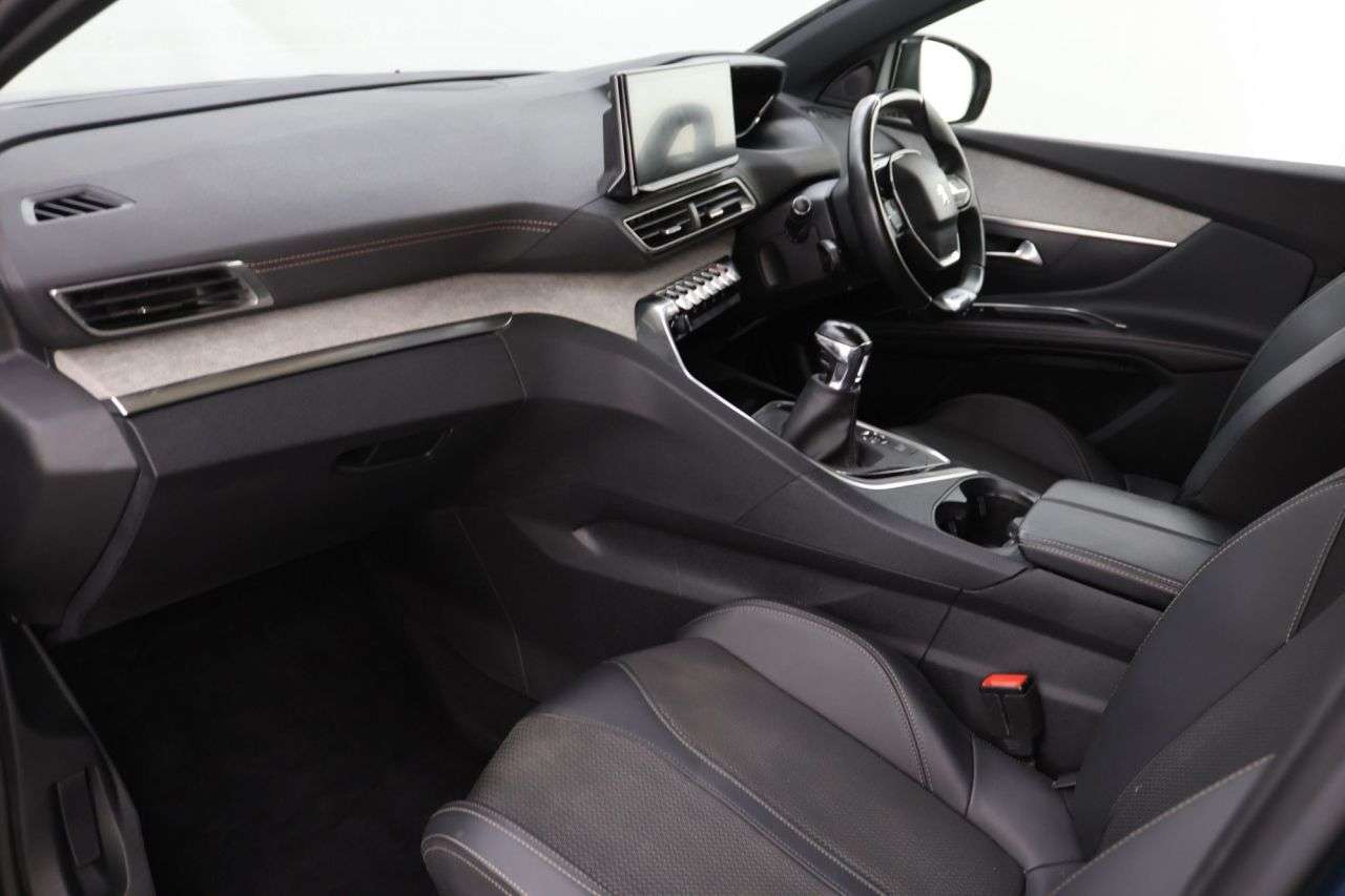 2022 PEUGEOT 5008 2022 PEUGEOT 5008