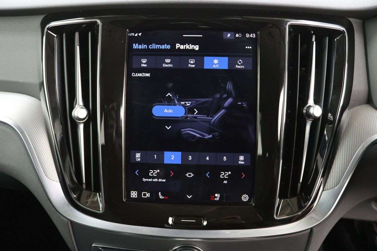 2022 VOLVO V60 2022 VOLVO V60