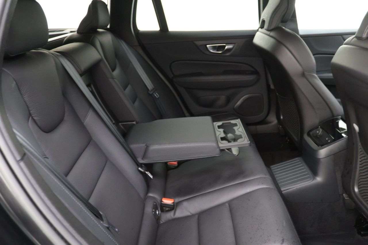 2022 VOLVO V60 2022 VOLVO V60