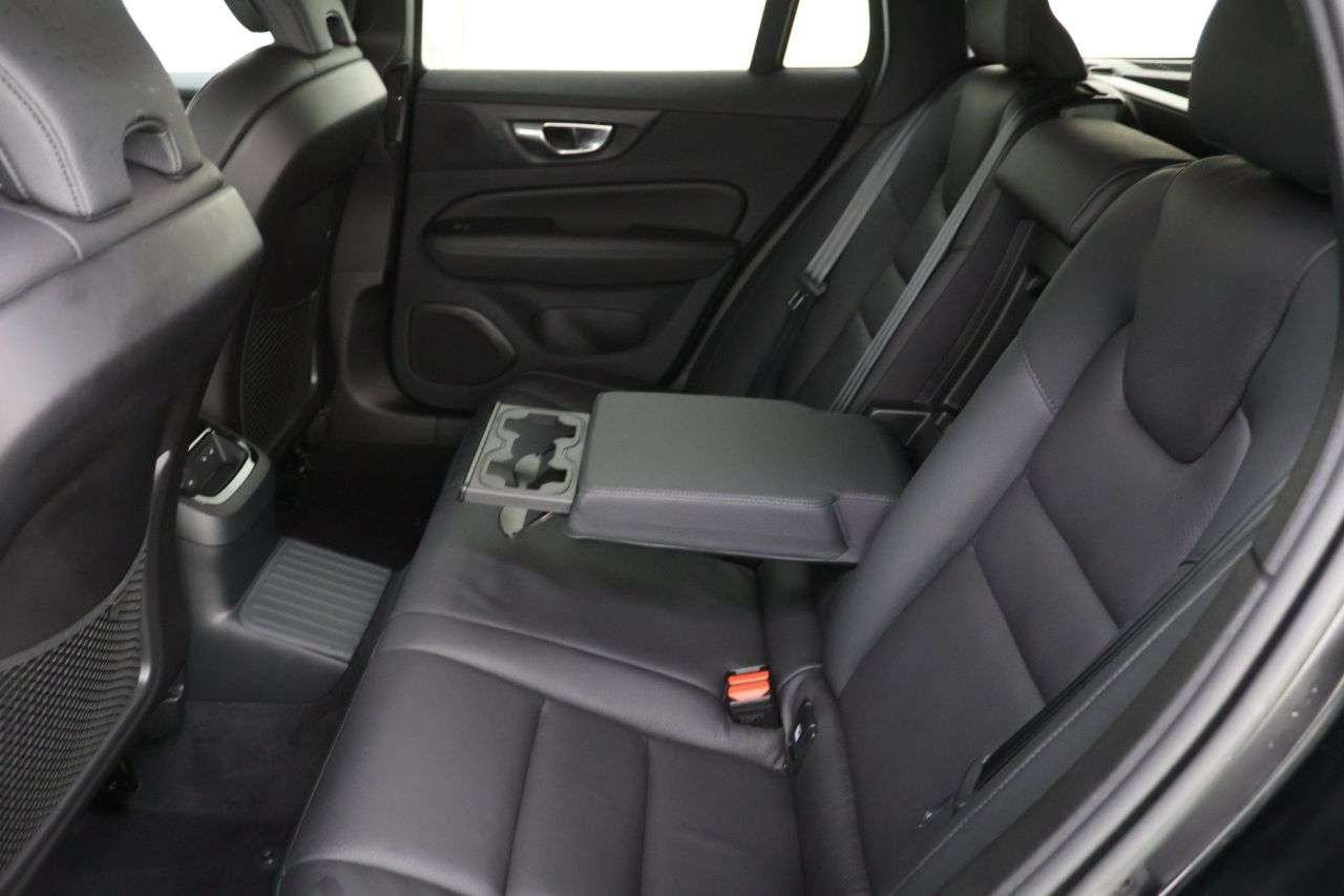 2022 VOLVO V60 2022 VOLVO V60