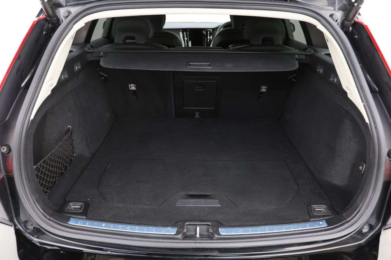 2022 VOLVO V60 2022 VOLVO V60