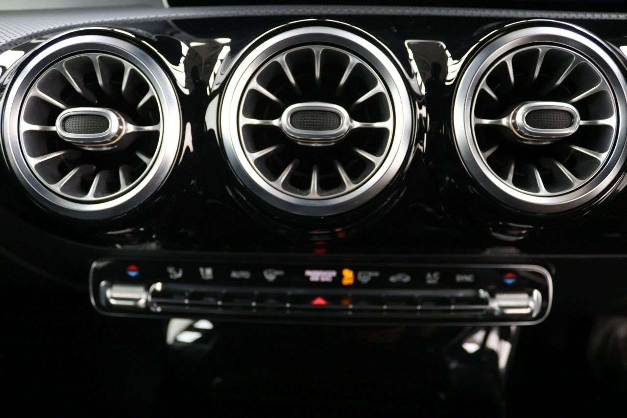 2019 MERCEDES-BENZ A CLASS 2019 MERCEDES-BENZ A CLASS