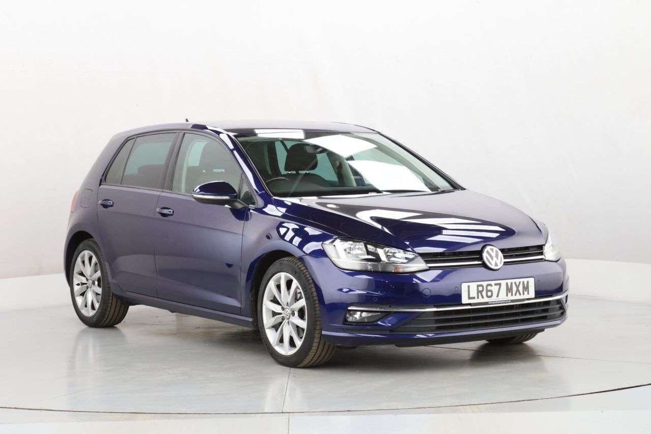 A 2017 VOLKSWAGEN GOLF 2.0 TDI BlueMotion Tech GT Hatchback 5dr Diesel DSG Euro 6 (s/s) (150 ps) A 2017 VOLKSWAGEN GOLF 2.0 TDI BlueMotion Tech GT Hatchback 5dr Diesel DSG Euro 6 (s/s) (150 ps)
