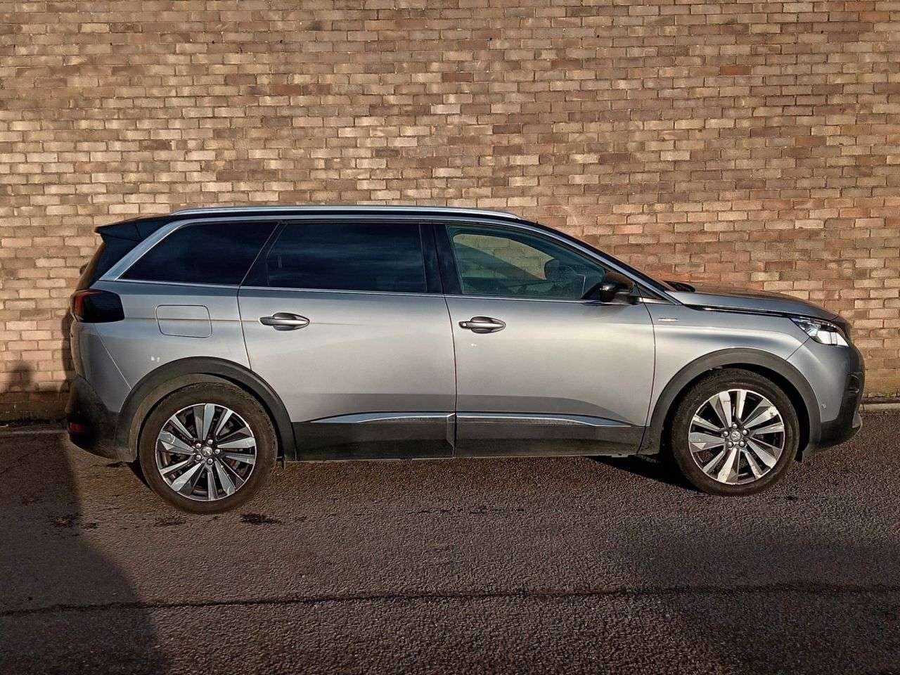 2019 PEUGEOT 5008 2019 PEUGEOT 5008