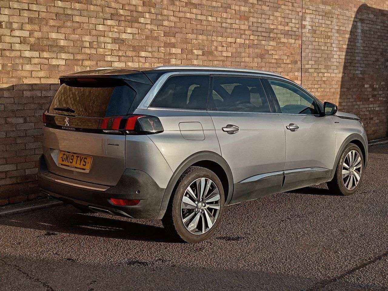 2019 PEUGEOT 5008 2019 PEUGEOT 5008