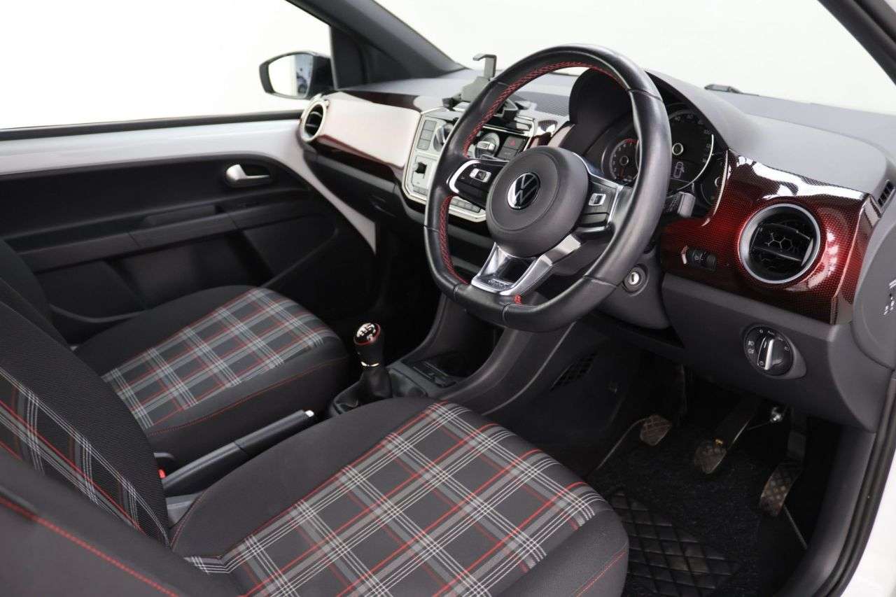 2021 VOLKSWAGEN UP! 2021 VOLKSWAGEN UP!