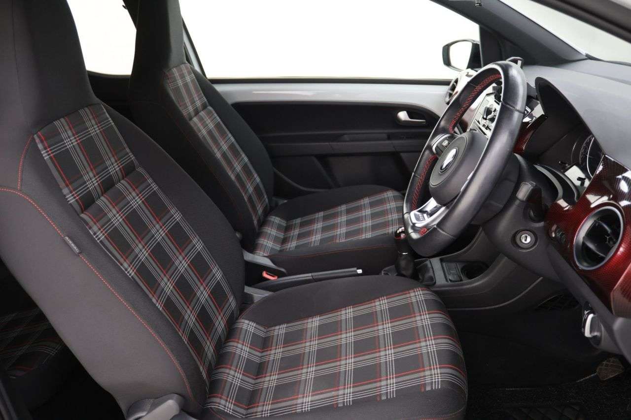 2021 VOLKSWAGEN UP! 2021 VOLKSWAGEN UP!