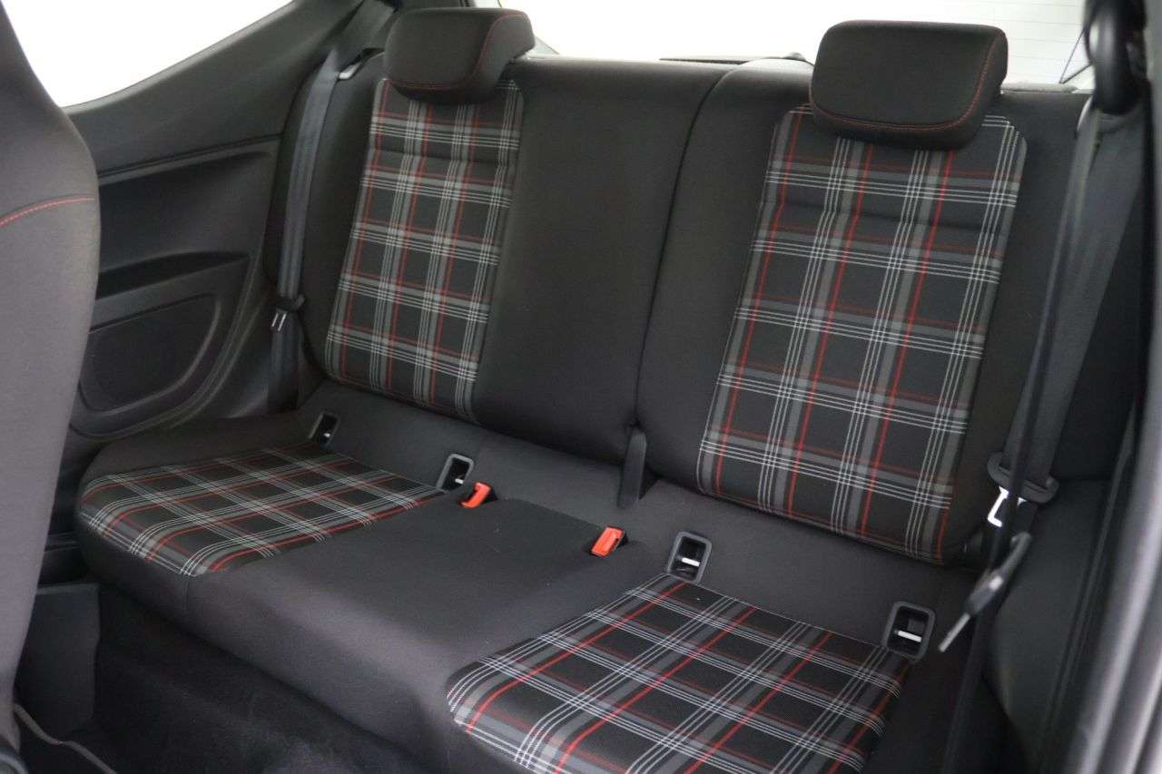 2021 VOLKSWAGEN UP! 2021 VOLKSWAGEN UP!