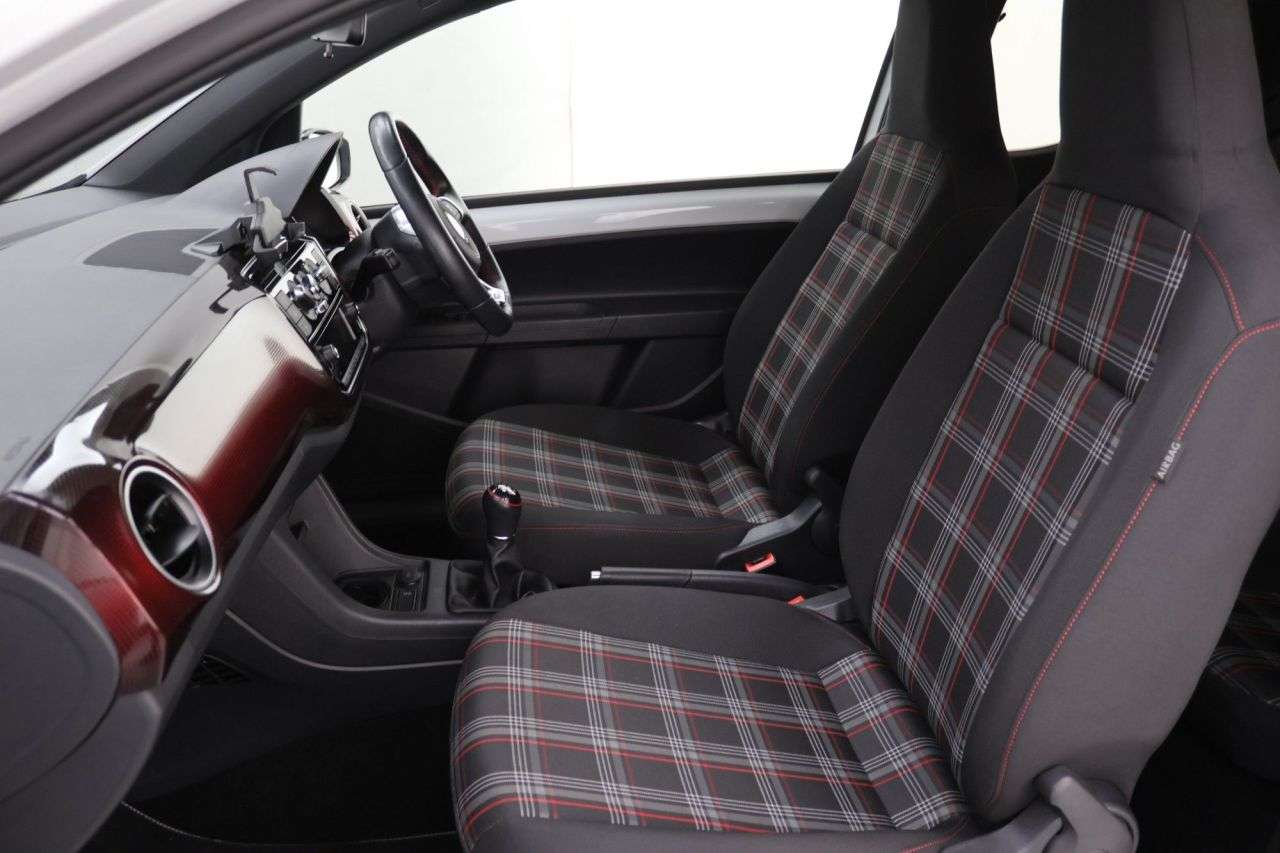 2021 VOLKSWAGEN UP! 2021 VOLKSWAGEN UP!