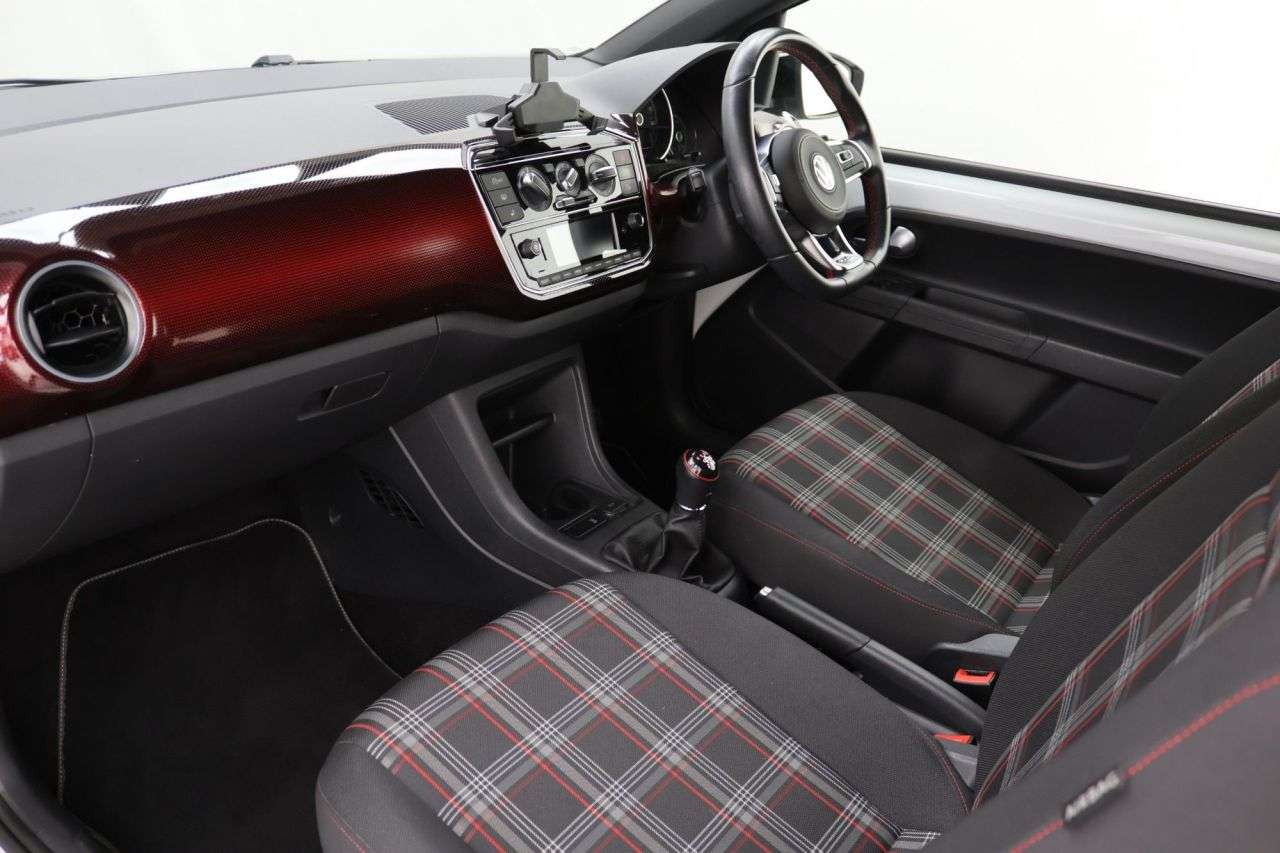 2021 VOLKSWAGEN UP! 2021 VOLKSWAGEN UP!