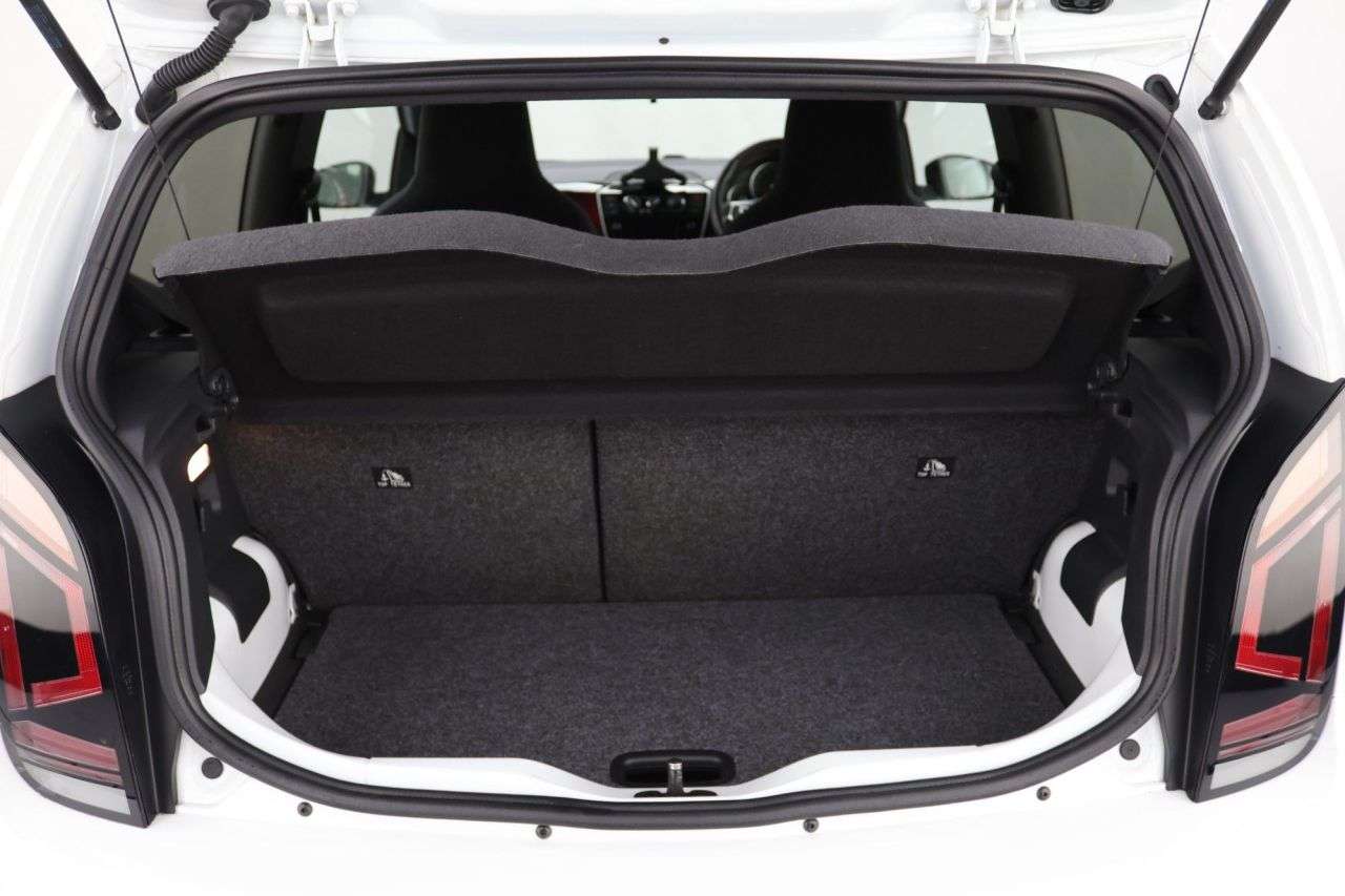 2021 VOLKSWAGEN UP! 2021 VOLKSWAGEN UP!