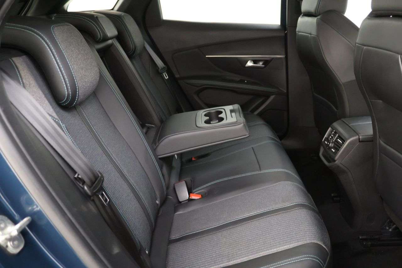 2021 PEUGEOT 3008 2021 PEUGEOT 3008