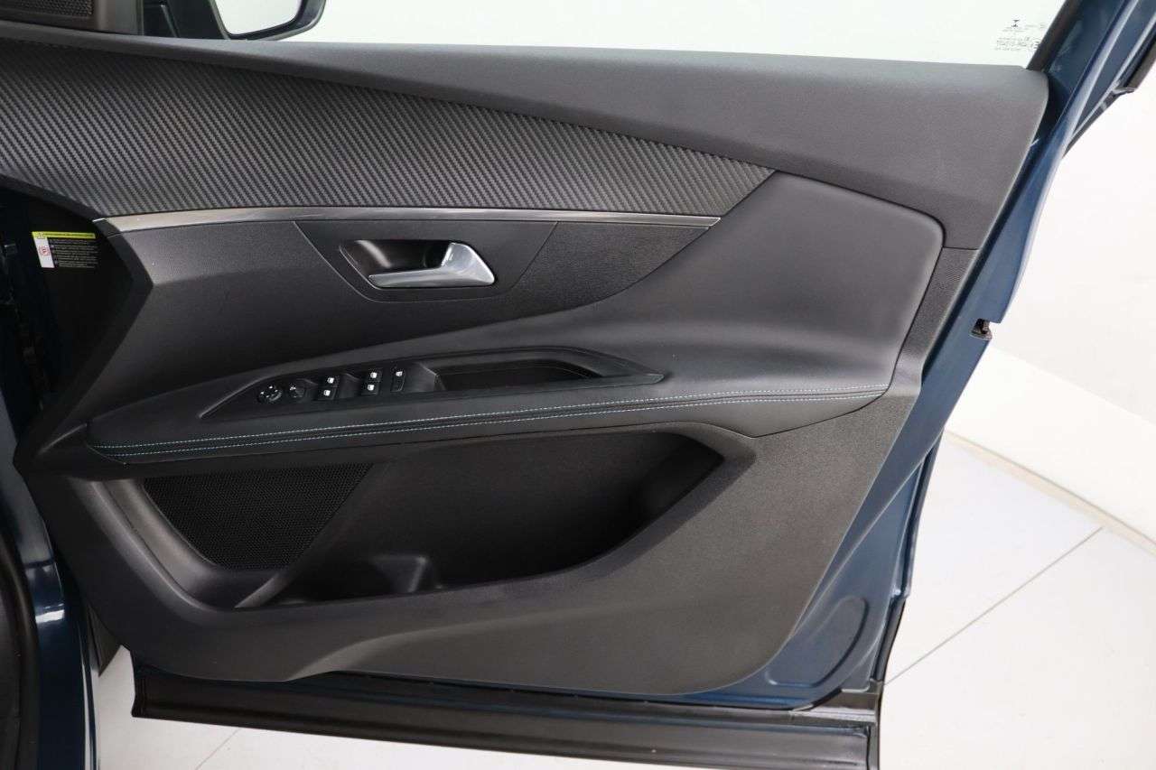 2021 PEUGEOT 3008 2021 PEUGEOT 3008