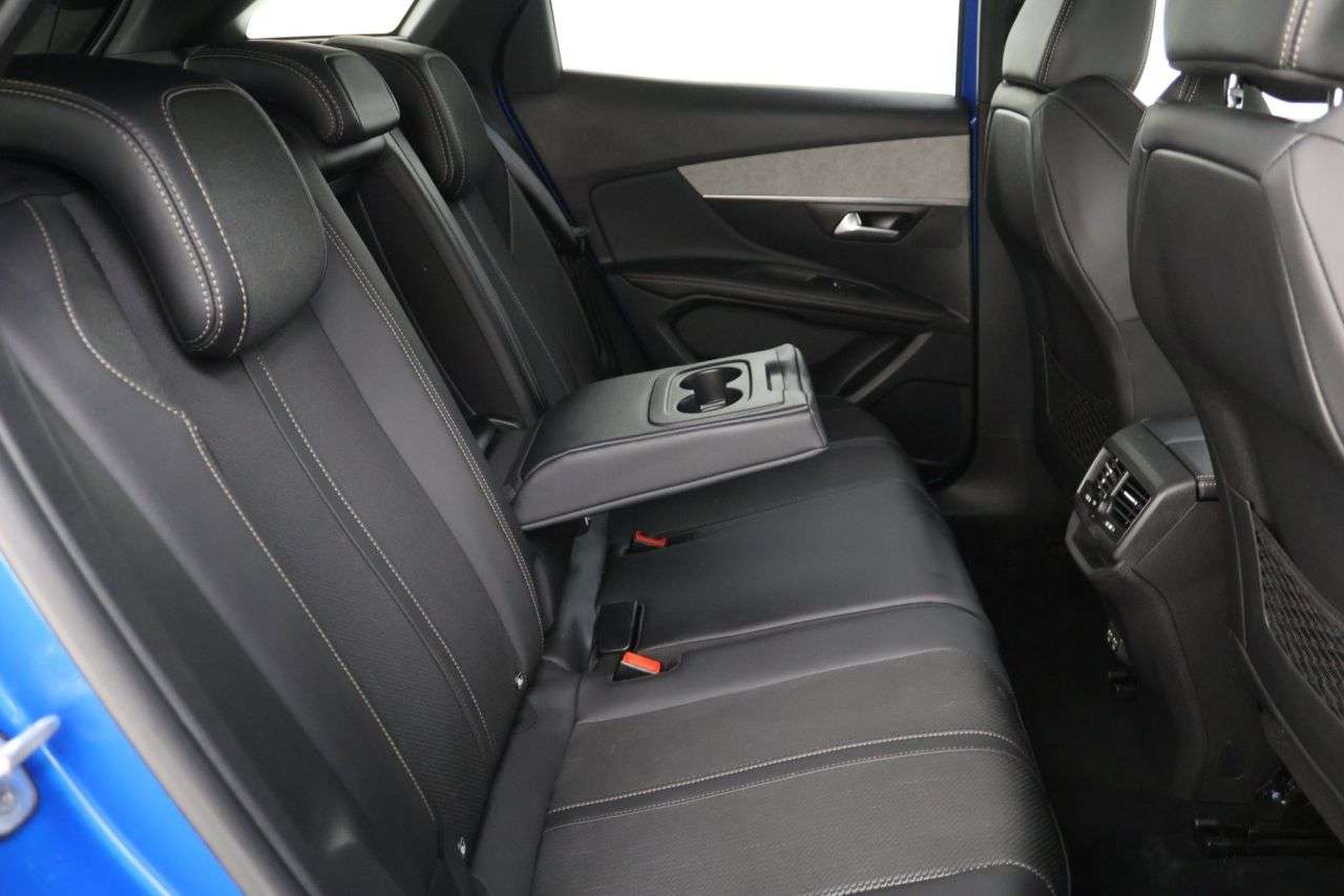 2022 PEUGEOT 3008 2022 PEUGEOT 3008