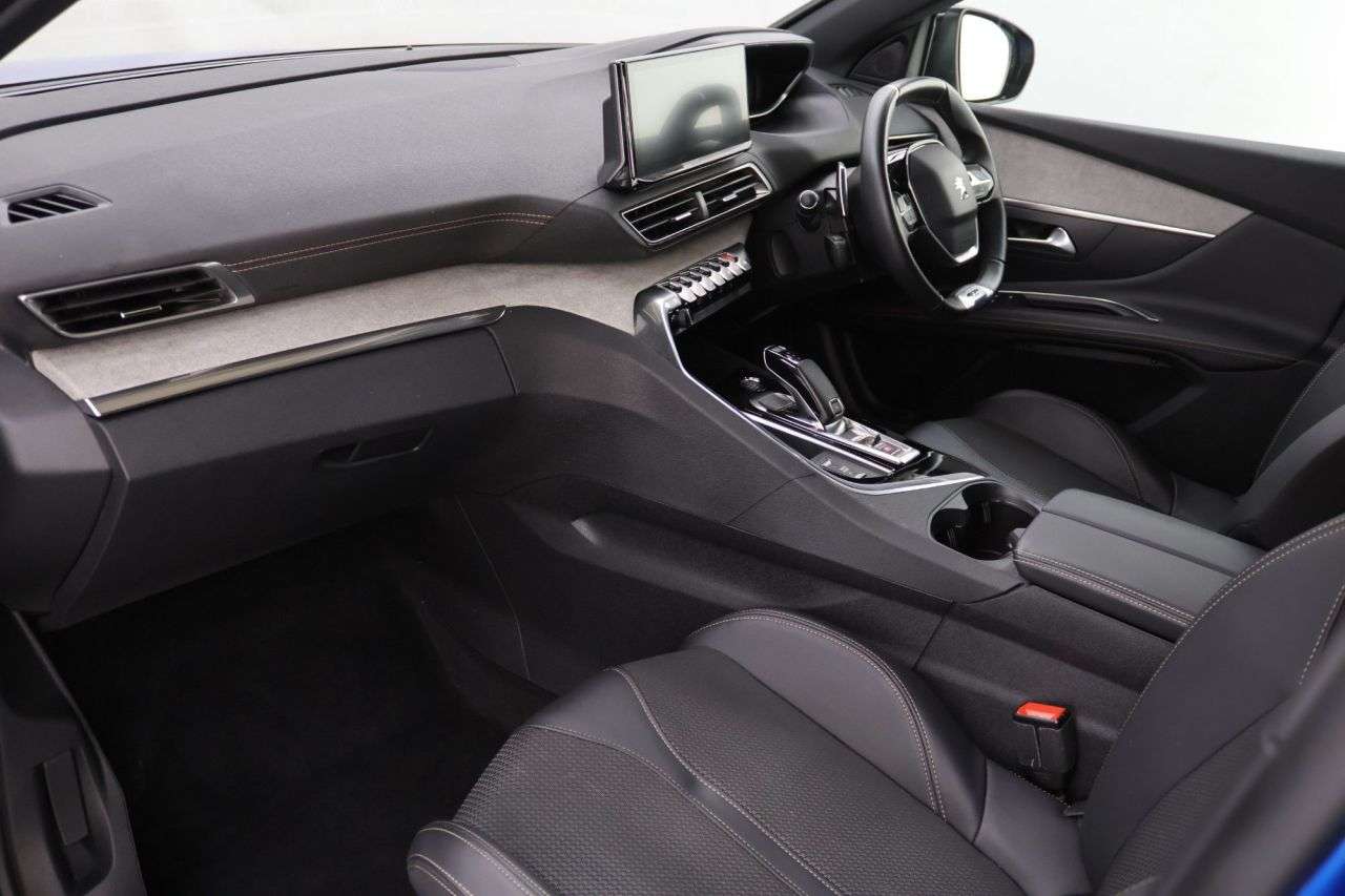 2022 PEUGEOT 3008 2022 PEUGEOT 3008