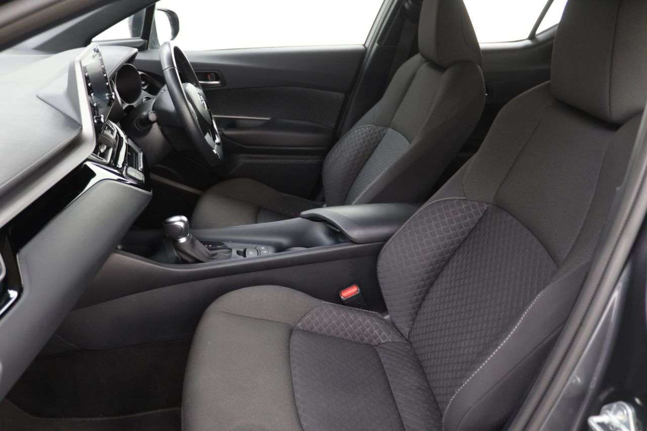 2022 TOYOTA C-HR 2022 TOYOTA C-HR