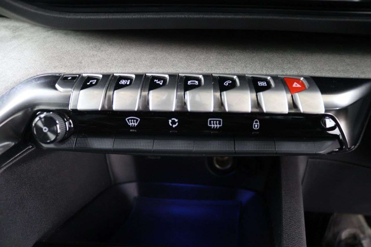 2021 PEUGEOT 3008 2021 PEUGEOT 3008