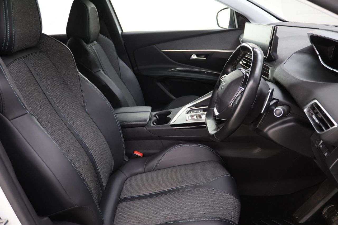 2022 PEUGEOT 3008 2022 PEUGEOT 3008