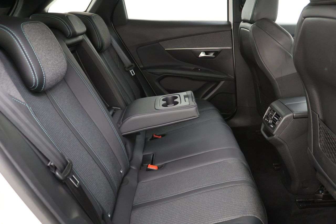 2022 PEUGEOT 3008 2022 PEUGEOT 3008