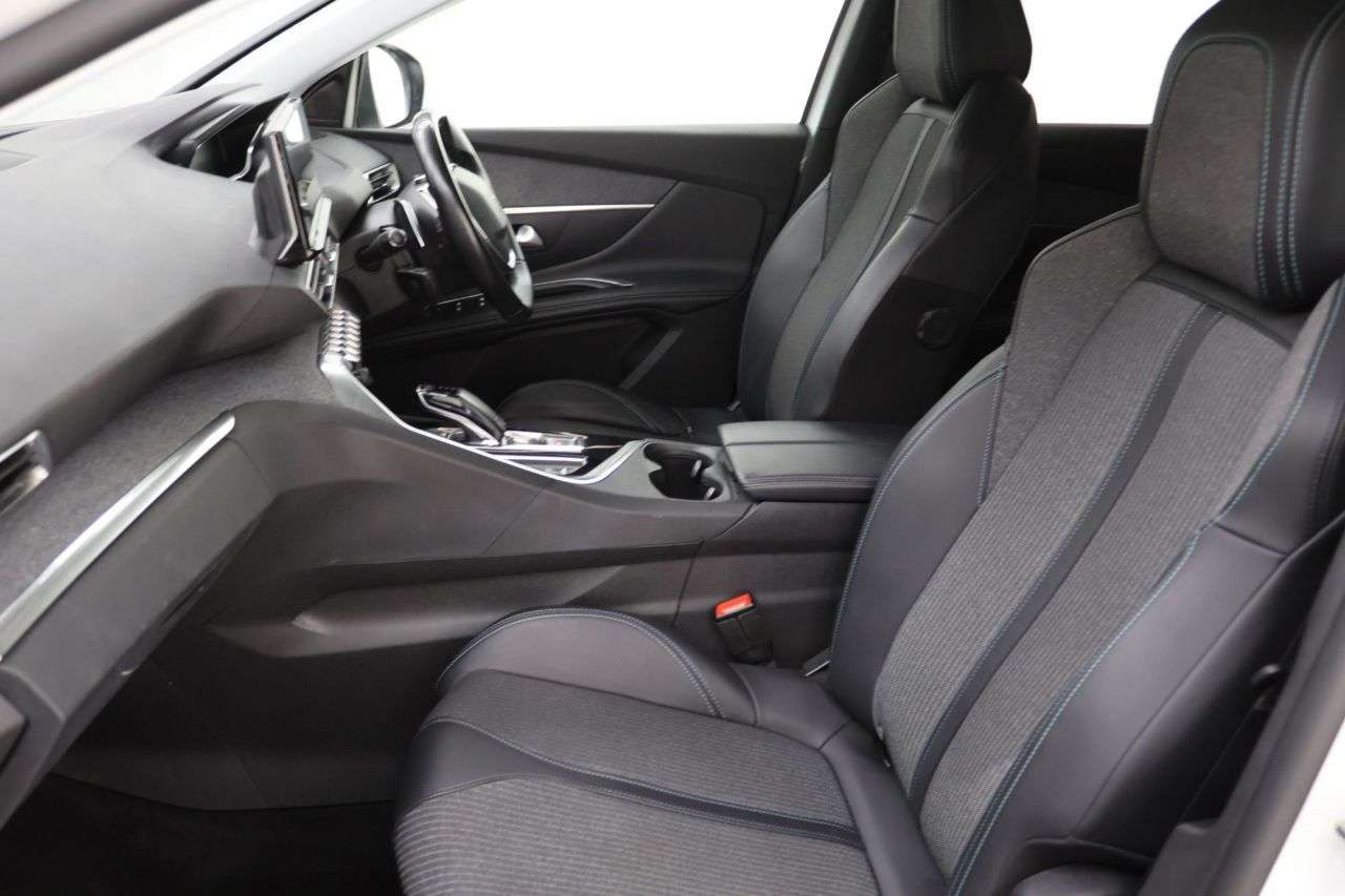 2022 PEUGEOT 3008 2022 PEUGEOT 3008