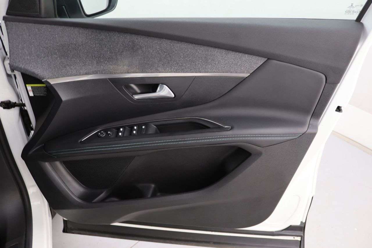 2022 PEUGEOT 3008 2022 PEUGEOT 3008