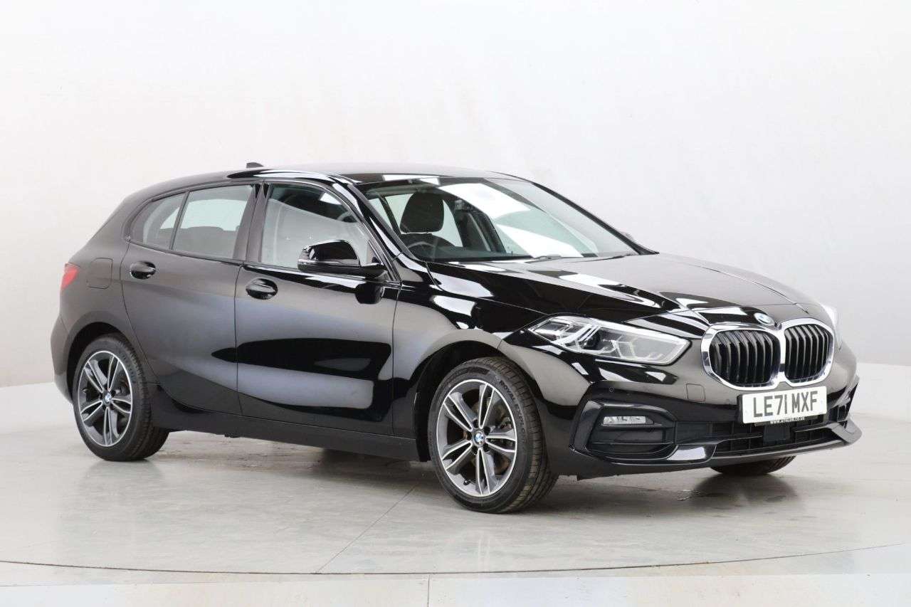 A 2022 BMW 1 SERIES 1.5 118i Sport (LCP) Hatchback 5dr Petrol DCT Euro 6 (s/s) (136 ps) A 2022 BMW 1 SERIES 1.5 118i Sport (LCP) Hatchback 5dr Petrol DCT Euro 6 (s/s) (136 ps)