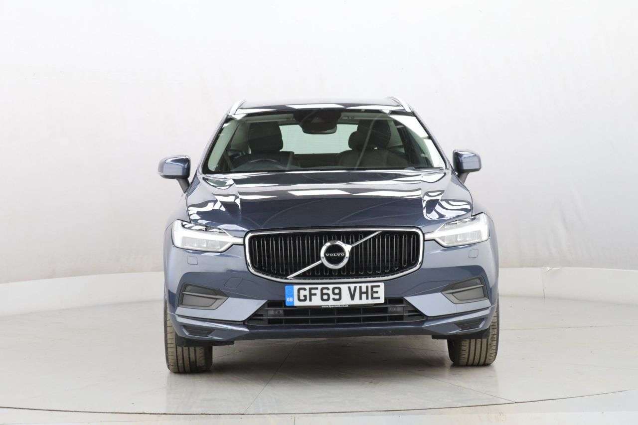 A 2019 VOLVO XC60 2.0 D4 Momentum SUV 5dr Diesel Auto Euro 6 (s/s) (190 ps) A 2019 VOLVO XC60 2.0 D4 Momentum SUV 5dr Diesel Auto Euro 6 (s/s) (190 ps)