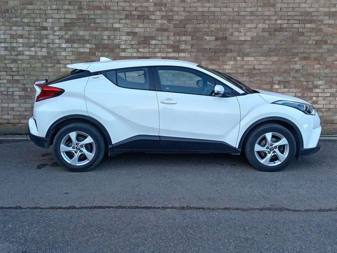 2019 TOYOTA C-HR 2019 TOYOTA C-HR