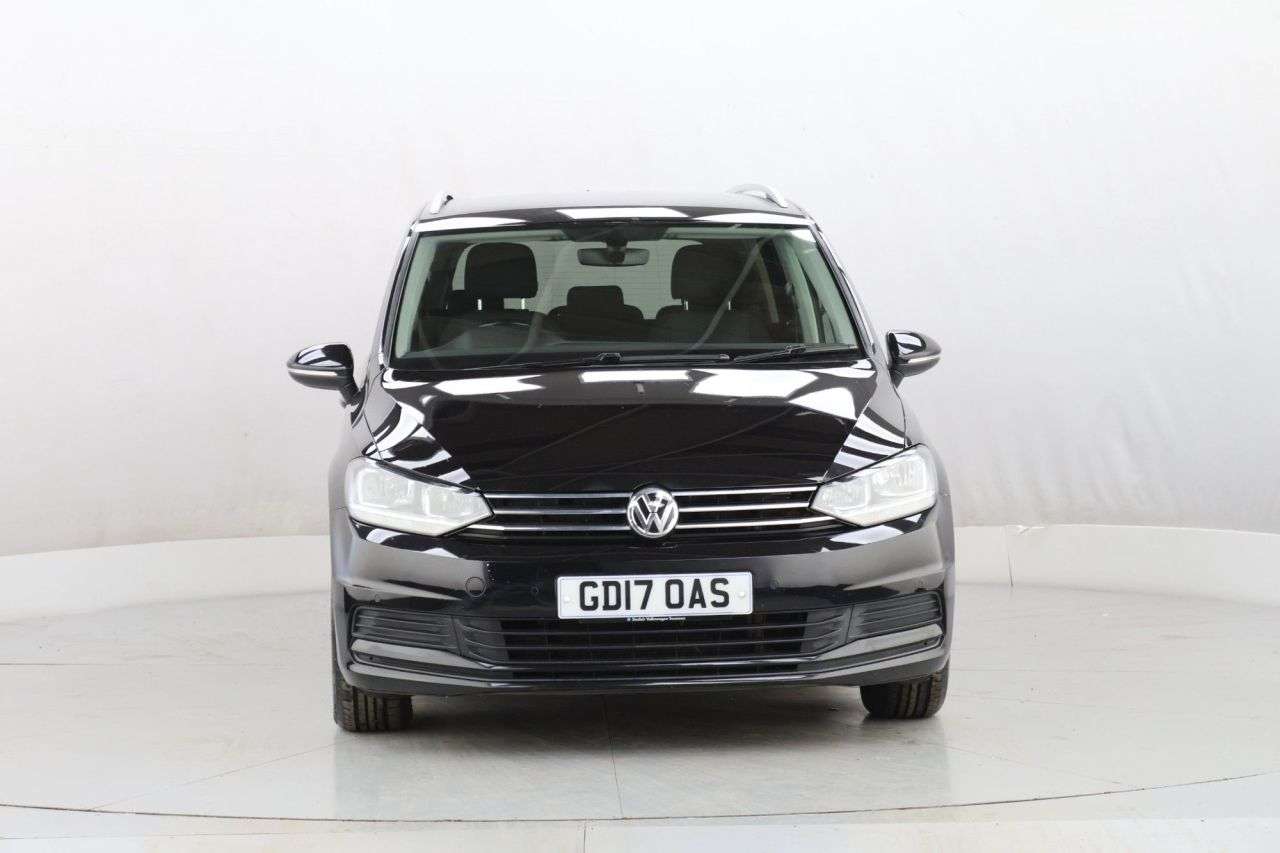 A 2017 VOLKSWAGEN TOURAN 2.0 TDI SE MPV 5dr Diesel DSG Euro 6 (s/s) (150 ps) A 2017 VOLKSWAGEN TOURAN 2.0 TDI SE MPV 5dr Diesel DSG Euro 6 (s/s) (150 ps)