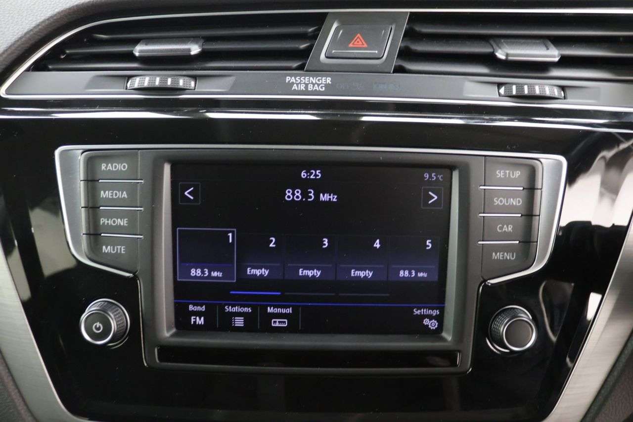 2017 VOLKSWAGEN TOURAN 2017 VOLKSWAGEN TOURAN