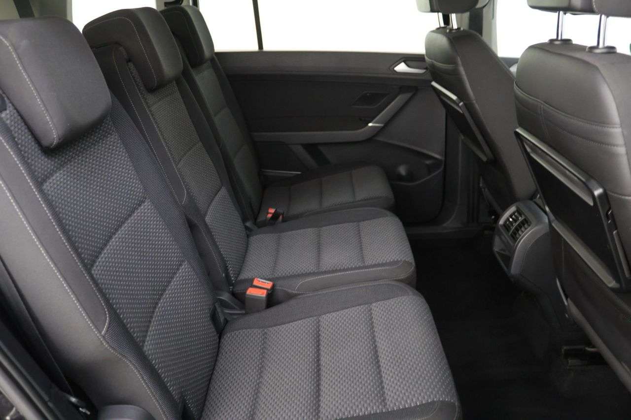 2017 VOLKSWAGEN TOURAN 2017 VOLKSWAGEN TOURAN