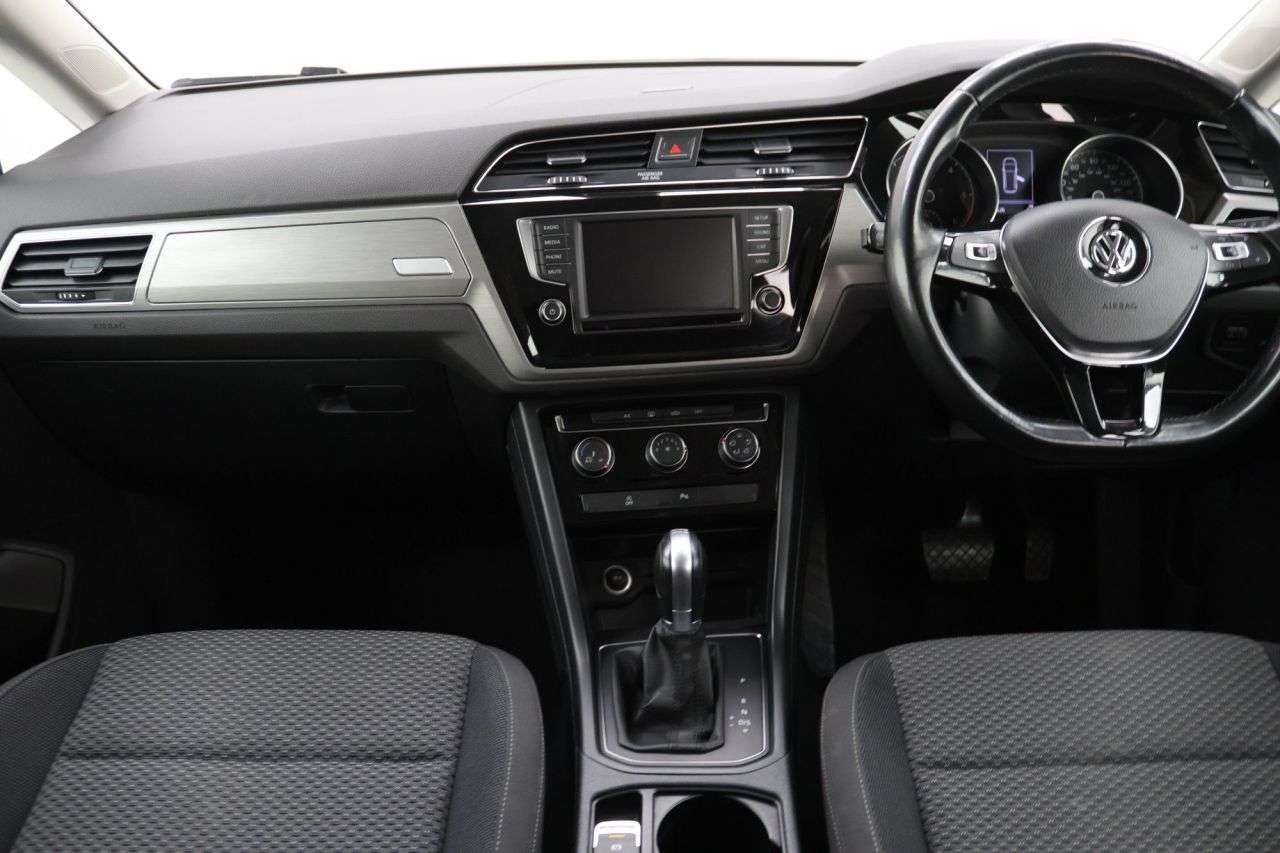 2017 VOLKSWAGEN TOURAN 2017 VOLKSWAGEN TOURAN