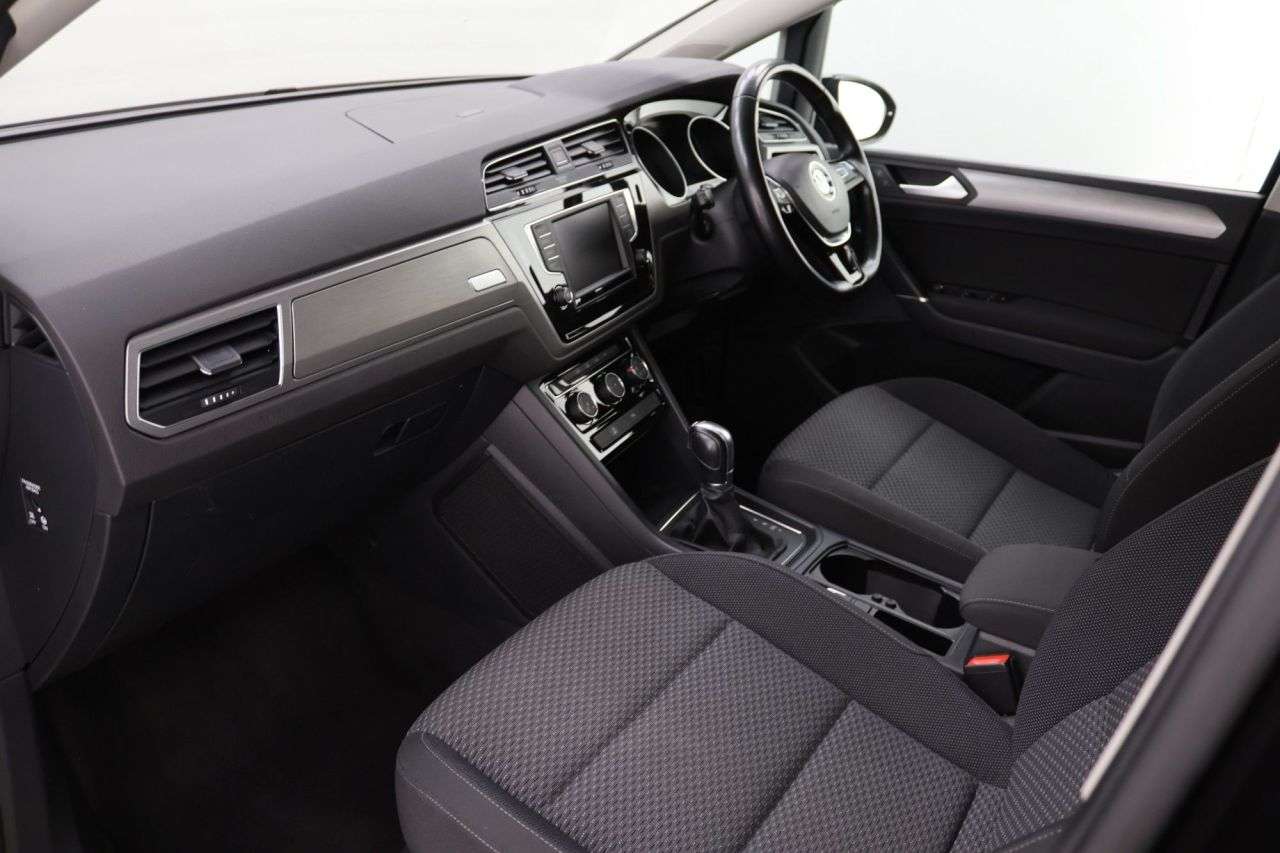 2017 VOLKSWAGEN TOURAN 2017 VOLKSWAGEN TOURAN