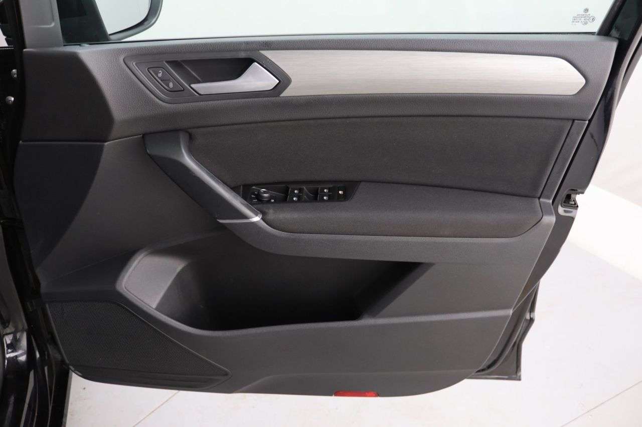 2017 VOLKSWAGEN TOURAN 2017 VOLKSWAGEN TOURAN