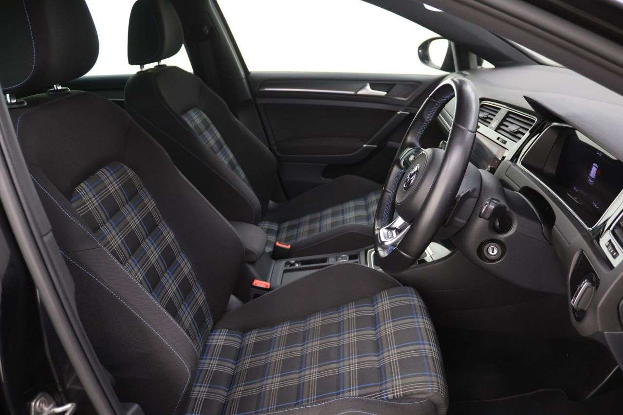 2017 VOLKSWAGEN GOLF 2017 VOLKSWAGEN GOLF